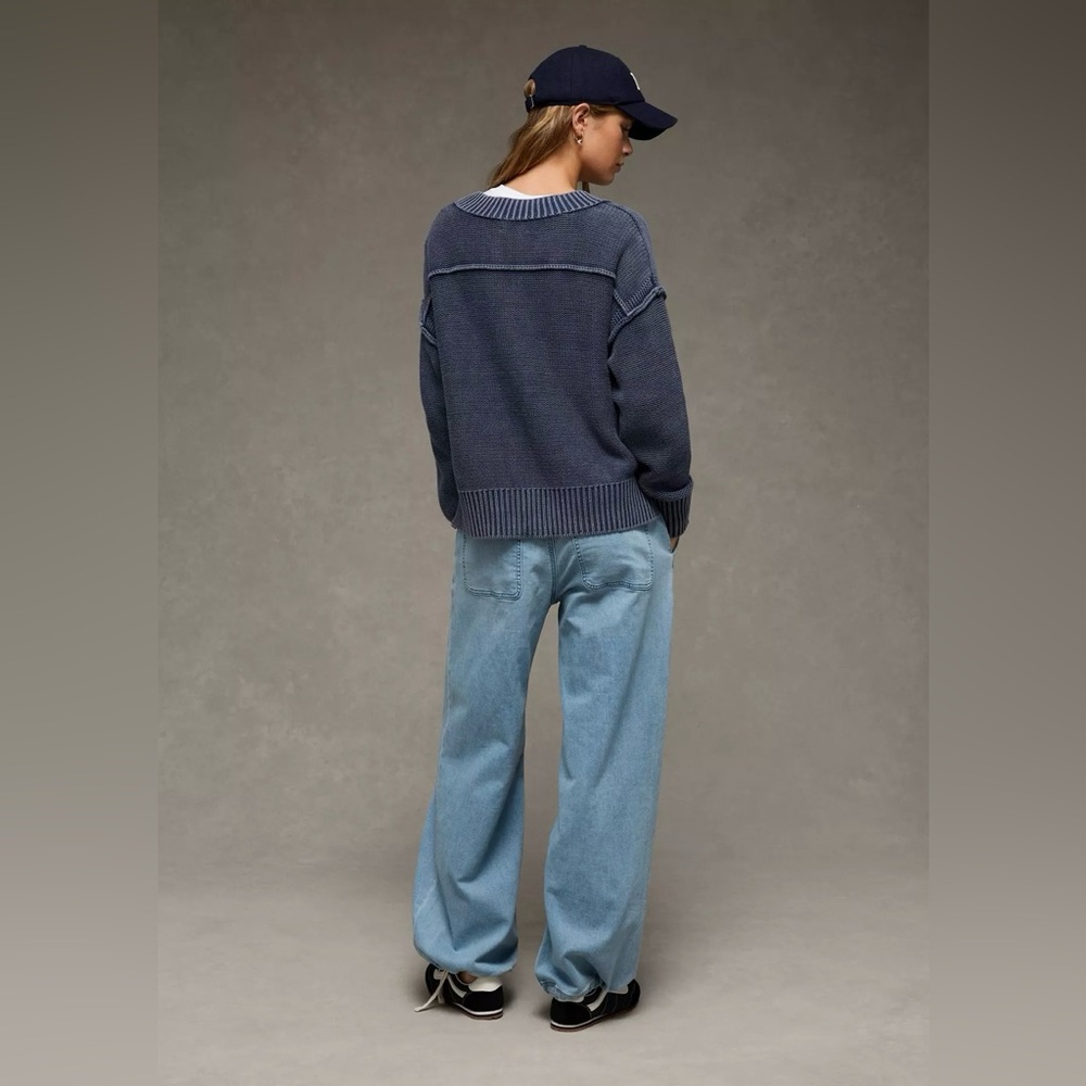 NWT, AE Long Weekend V-Neck Sweater, Navy Blue Women's Sweater, Size Large - Picture 2 of 6